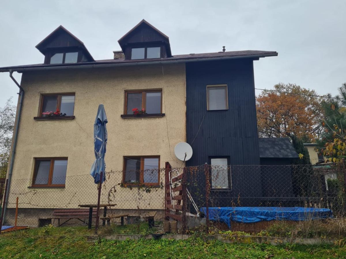 Malebny Rodinny Dum V Prirode, Sauna, Bbq Trinec Buitenkant foto